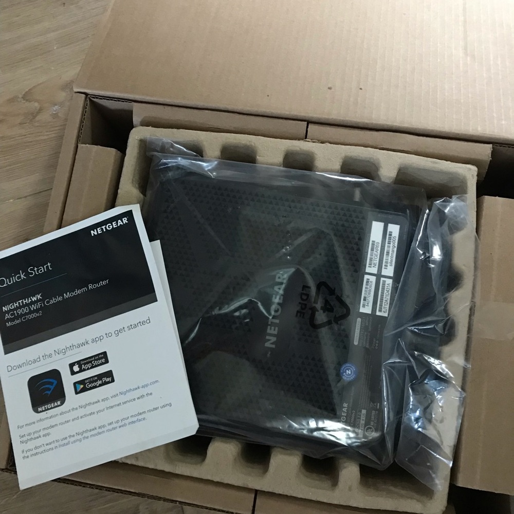 NETGEAR nighthawk Black WiFi Cable Modem Router - Picture 10 of 12